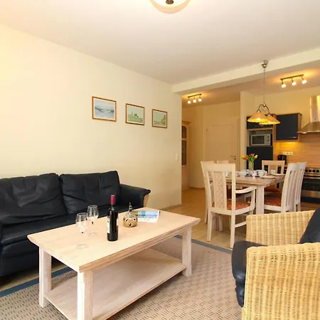 アパート Laura 104 *