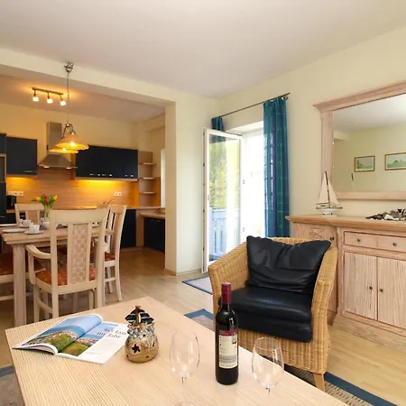 Laura 104 アパート